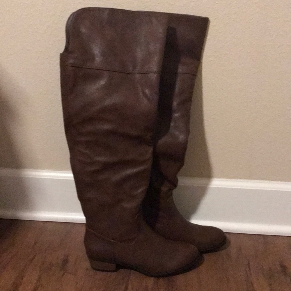 Scoutt brown leather over the knee boot, size 7.5 like NEW w/o tags. Never Worn!